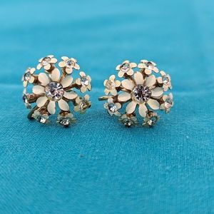 Vintage floral screw-back earrings - white on gold with rhinestones